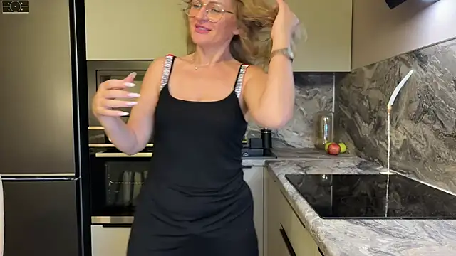 mommy nadin online show from October 2025 05:02:02 PM