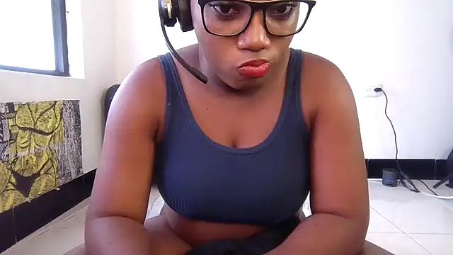 Snapshot of Ashaichious chatting on November 2025 06:29:01 PM Ashaichious online show from November 2025 06:29:01 PM