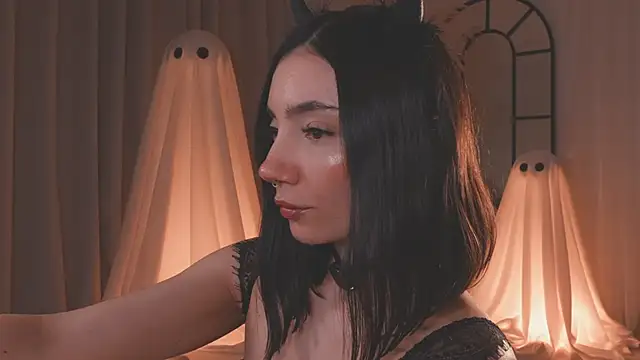 Snapshot of AmyArmstrong chatting on October 2025 12:53:01 AM AmyArmstrong online show from October 2025 12:53:01 AM