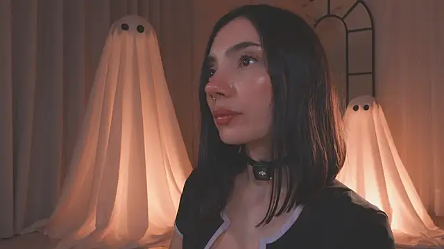 Snapshot of AmyArmstrong chatting on October 2025 12:13:01 AM AmyArmstrong online show from October 2025 12:13:01 AM