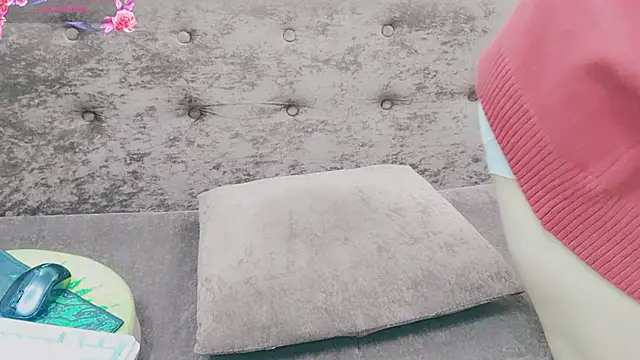 Snapshot of Sophie_Secret chatting on November 2025 10:21:02 PM Sophie Secret online show from November 2025 10:21:02 PM