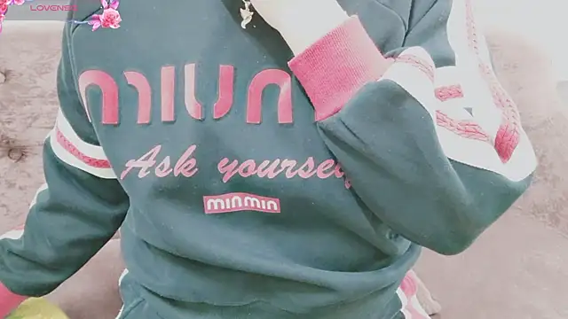 Snapshot of Sophie_Secret chatting on November 2025 11:26:01 PM Sophie Secret online show from November 2025 11:26:01 PM