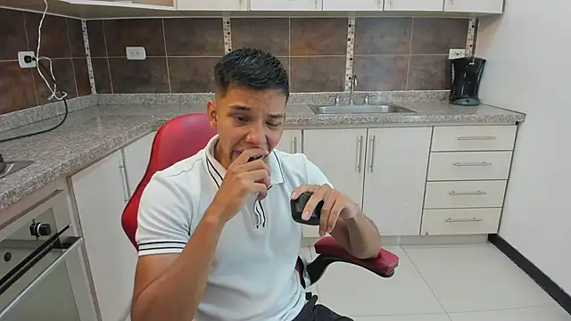 Edwin Blaz online show from September 2025 04:16:01 AM