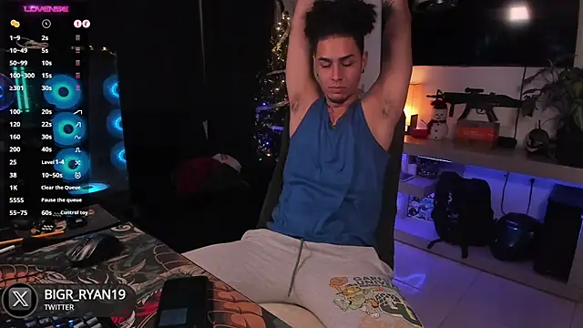 Snapshot of bigryann23 chatting on December 2024 03:25:02 AM bigryann23 online show from December 2024 03:25:02 AM