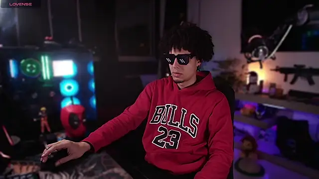 Snapshot of bigryann23 chatting on January 2025 03:43:01 AM bigryann23 online show from January 2025 03:43:01 AM