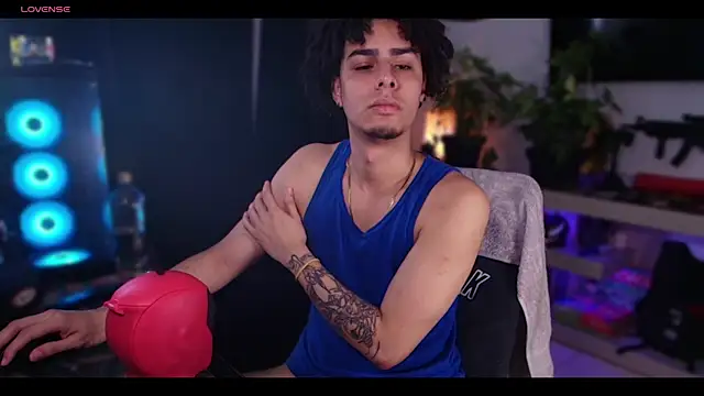 Snapshot of bigryann23 chatting on January 2025 06:53:02 PM bigryann23 online show from January 2025 06:53:02 PM