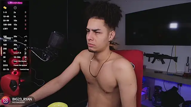 Snapshot of bigryann23 chatting on March 2025 03:43:02 AM bigryann23 online show from March 2025 03:43:02 AM