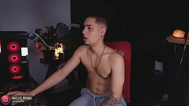 Snapshot of bigryann23 chatting on March 2025 03:37:01 AM bigryann23 online show from March 2025 03:37:01 AM