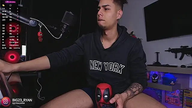 Snapshot of bigryann23 chatting on March 2025 03:40:01 AM bigryann23 online show from March 2025 03:40:01 AM