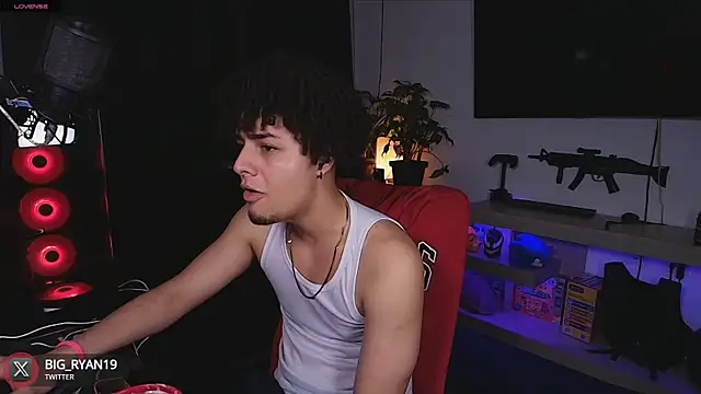 Snapshot of bigryann23 chatting on March 2025 03:23:02 AM bigryann23 online show from March 2025 03:23:02 AM