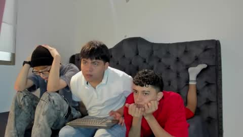 Snapshot of 3guy3 chatting on November 2025 07:46:02 PM Guy 1 Guy 2 Guy 3. online show from November 2025 07:46:02 PM