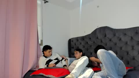 Snapshot of 3guy3 chatting on November 2025 08:19:02 PM Guy 1 Guy 2 Guy 3. online show from November 2025 08:19:02 PM