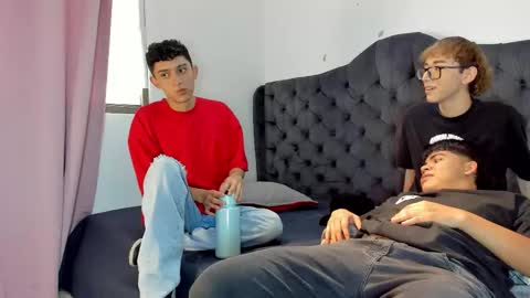 Snapshot of 3guy3 chatting on November 2025 08:07:02 PM Guy 1 Guy 2 Guy 3. online show from November 2025 08:07:02 PM