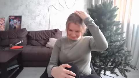 Snapshot of 69riley_reid69 chatting on December 2025 05:37:02 AM 69Riley Reid69 online show from December 2025 05:37:02 AM