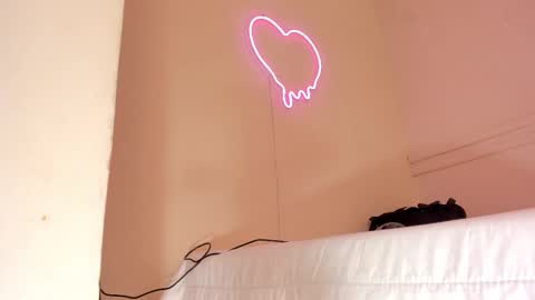 _aleja_x online show from October 2025 11:33:02 AM