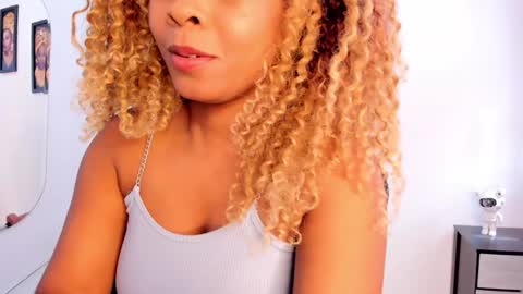 _charlottedavis online show from January 2025 04:20:01 PM