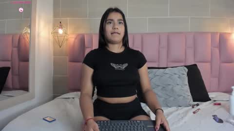_gia_rose online show from September 2025 03:17:01 PM