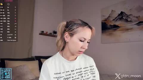 Rina online show from November 2025 07:35:01 PM