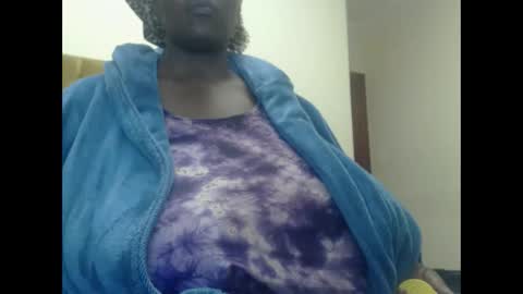 Snapshot of _hotchocxx chatting on December 2025 04:23:01 PM _hotchocxx online show from December 2025 04:23:01 PM