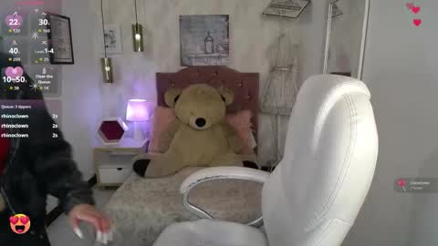 vivi online show from September 2025 07:57:01 PM