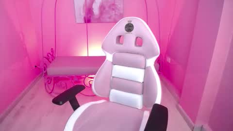 _karola12 online show from September 2025 04:05:01 AM