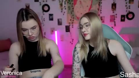 Snapshot of _kitekat_ chatting on November 2025 09:09:01 AM _kitekat_ online show from November 2025 09:09:01 AM