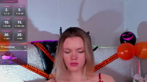 Snapshot of _kittymoore chatting on October 2025 02:21:02 PM Kitty - online show from October 2025 02:21:02 PM