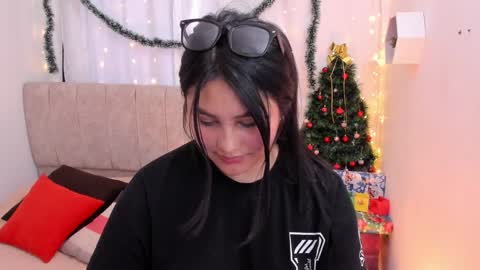 Ivy 3 online show from December 2024 03:32:01 PM