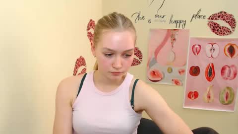 Clara online show from February 2025 01:41:01 PM