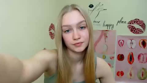 Clara online show from March 2025 03:18:02 PM