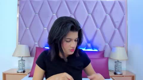 Snapshot of _maskedgirl_ chatting on November 2025 12:04:01 PM Nahayo online show from November 2025 12:04:01 PM