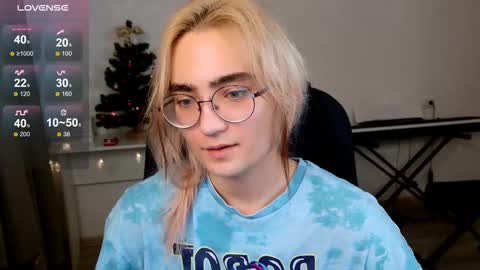 _meow_neko_ online show from December 2025 06:10:02 AM