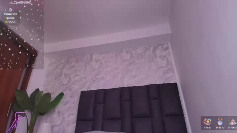 Mishell online show from September 2025 06:43:02 PM