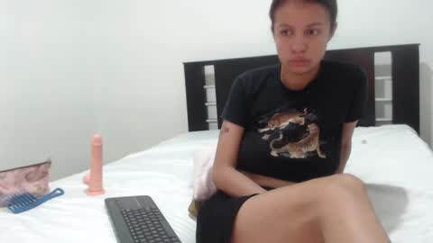 Nathaly  online show from September 2025 12:17:02 PM