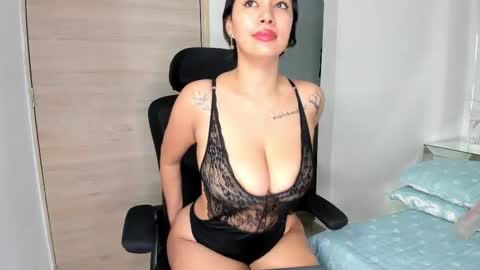 Snapshot of _pamela_saenz05 chatting on February 2025 12:19:02 AM Pamela online show from February 2025 12:19:02 AM