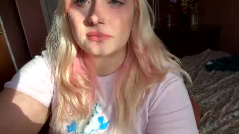 _peaceoutgirlscout_ online show from October 2025 10:29:02 PM