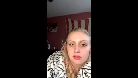 _peaceoutgirlscout_ online show from November 2025 10:00:02 PM