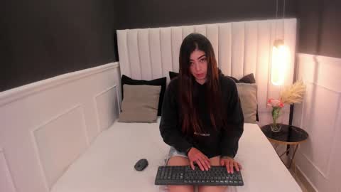 Rebeca online show from September 2025 01:54:02 PM