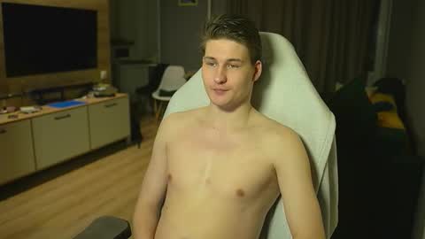 OLIVERpvt is open online show from December 2025 12:21:02 PM