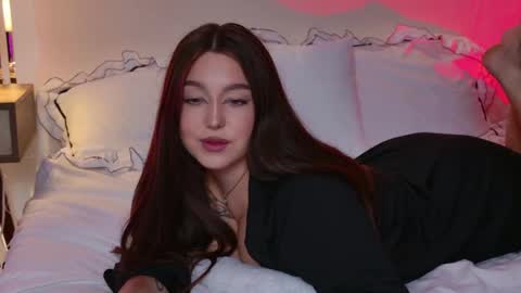 _tessa_may_ online show from November 2025 01:08:02 AM