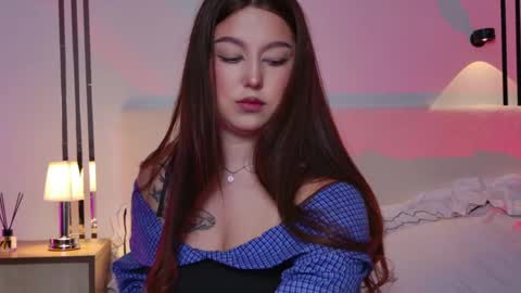 _tessa_may_ online show from December 2025 12:15:02 AM