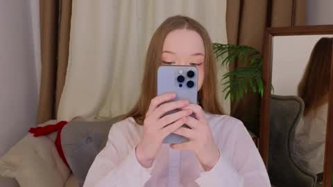 Violet online show from February 2025 08:11:02 PM