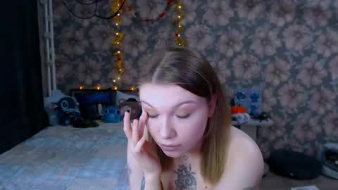 Snapshot of aalicebubble chatting on October 2025 11:33:02 AM Alice online show from October 2025 11:33:02 AM