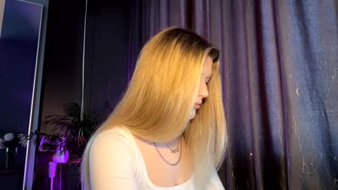 Snapshot of abbeyducklow chatting on December 2025 09:25:01 AM Abbi online show from December 2025 09:25:01 AM