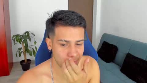 Snapshot of abelasburgo chatting on November 2025 09:16:01 PM Independence model AbelAsburgo online show from November 2025 09:16:01 PM