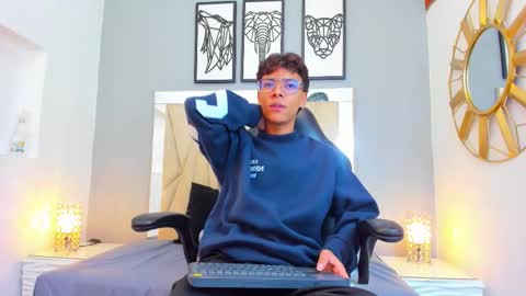 Snapshot of adams_bobby chatting on November 2025 11:38:02 AM Adams Bobby online show from November 2025 11:38:02 AM