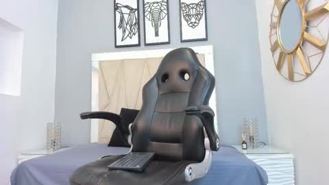 Snapshot of adams_bobby chatting on November 2025 11:21:02 AM Adams Bobby online show from November 2025 11:21:02 AM