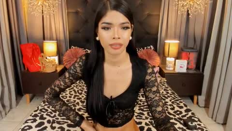 Siobe online show from December 2024 12:30:01 PM