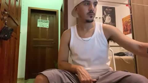 Snapshot of aelucius chatting on November 2025 03:17:01 AM Luci online show from November 2025 03:17:01 AM