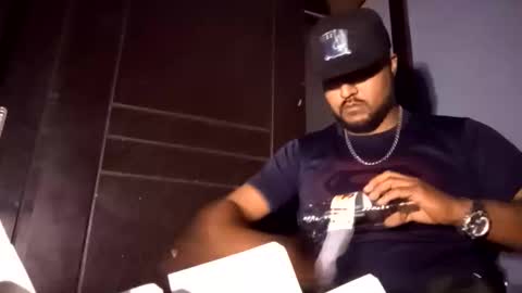 Snapshot of airoon91 chatting on December 2025 10:53:01 AM airoon91 online show from December 2025 10:53:01 AM